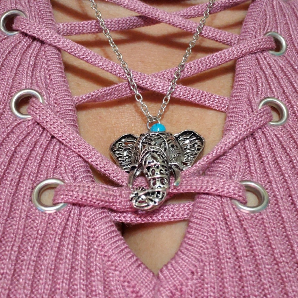 Silvertone elephant with Torqouise bead necklace